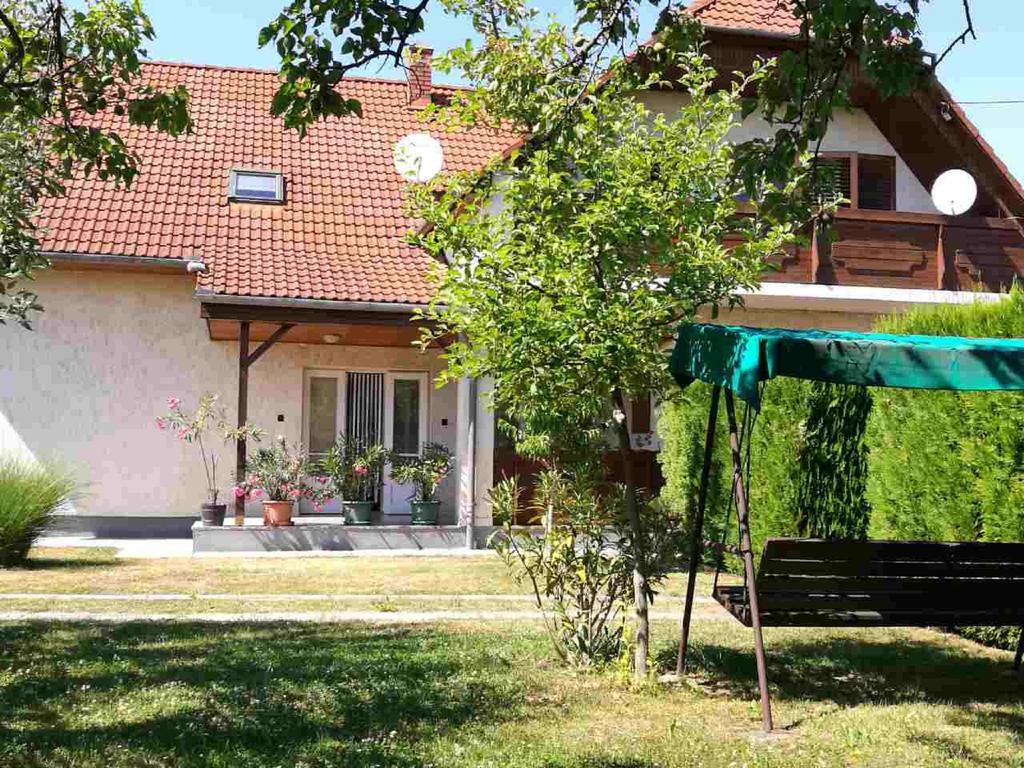 Ferienwohnung Sara Vendeghaz Balatonkeresztúr Exterior foto